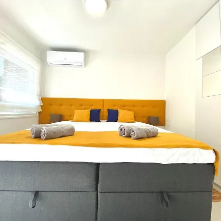 Apartament Rakoczi Apartman *